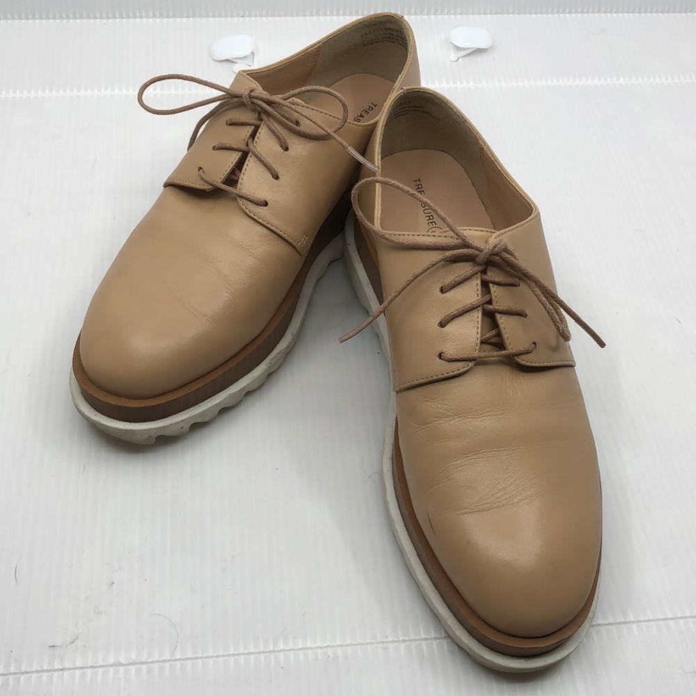 Treasure & Bond tan size 5US loafers